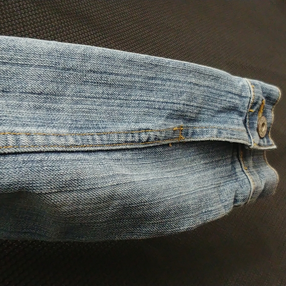 Cropped Jean Jacket - Picture 9 of 9